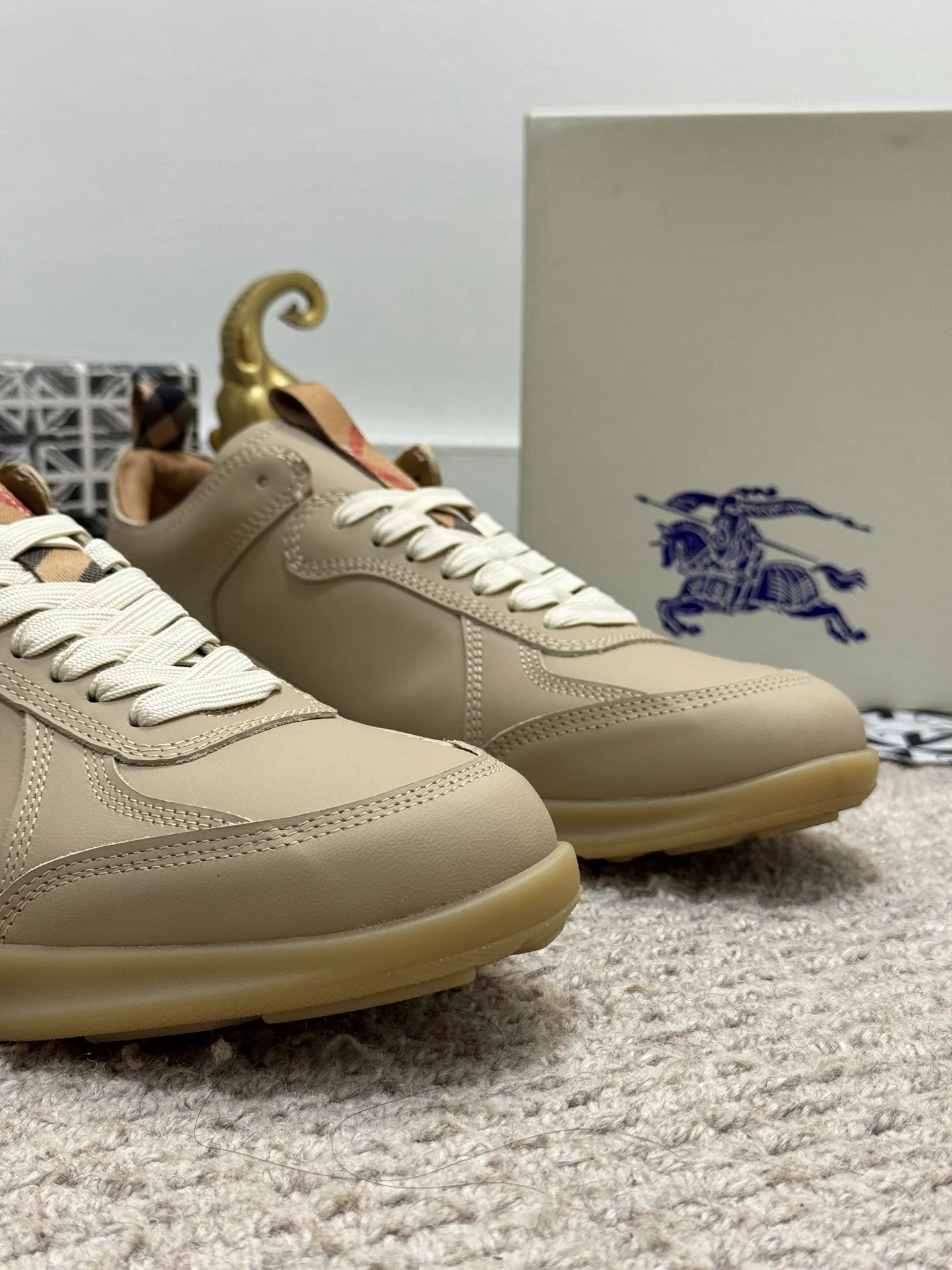 Men's shoes 💰420 [New style] 🐝🐝 [BURBERRY] Burberry - high-end quality original order 🔍🔍🔍 Upper: imported 🔝 calfskin, brand knitted pattern, tongue brand cloth label, lining: sheepskin lining, - outsole: rubber; two-color molded outsole, ultra-high quality control·fine workmanship: highlighted (high-end·luxury·grade) Size :38-44 (45 customized